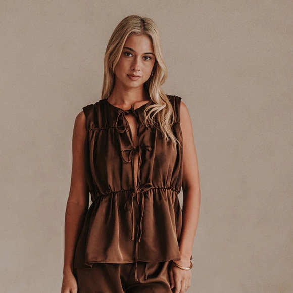 Sabo Skirt Chocolate Sleeveless Juliette Top - Picture 1 of 7